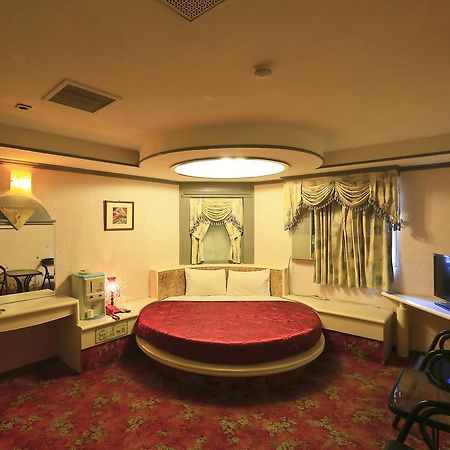 Broadway Hotel Taichung Exterior photo