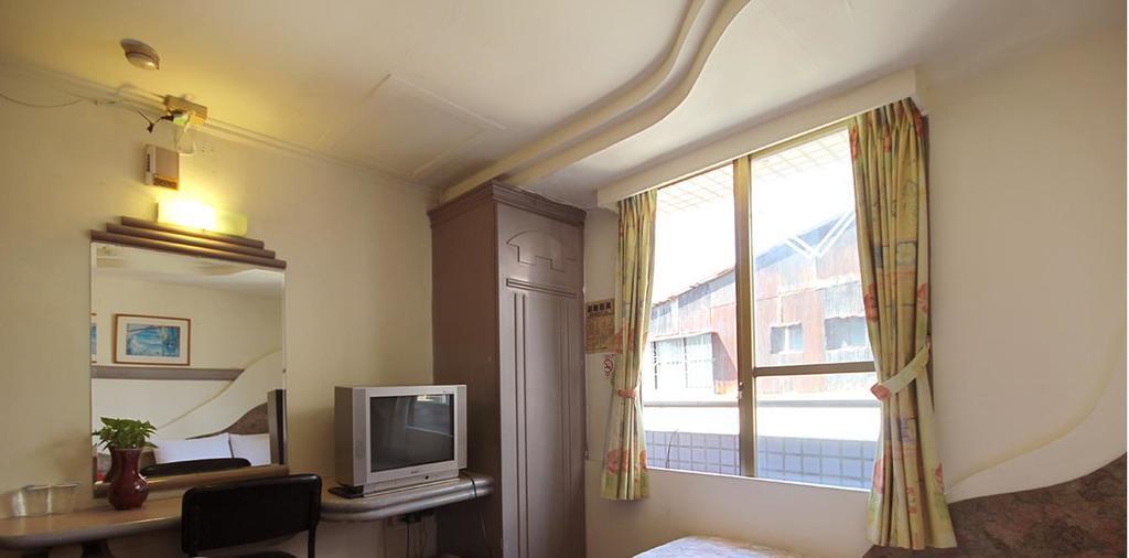 Broadway Hotel Taichung Exterior photo