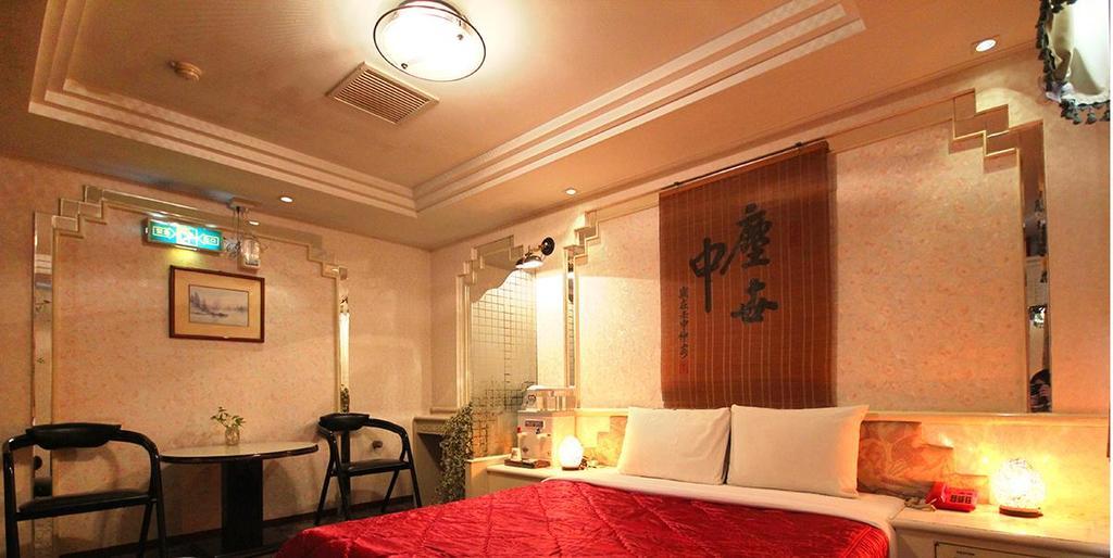 Broadway Hotel Taichung Exterior photo