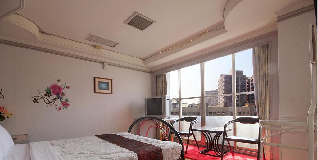 Broadway Hotel Taichung Exterior photo